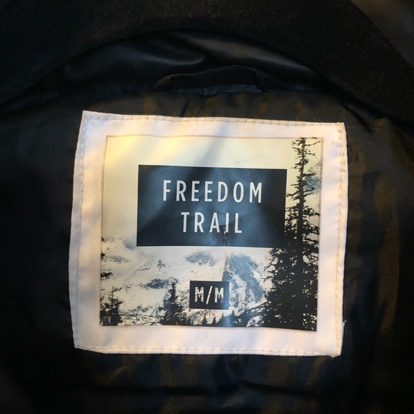 Freedom trail. Size. M. - Picture 2 of 3